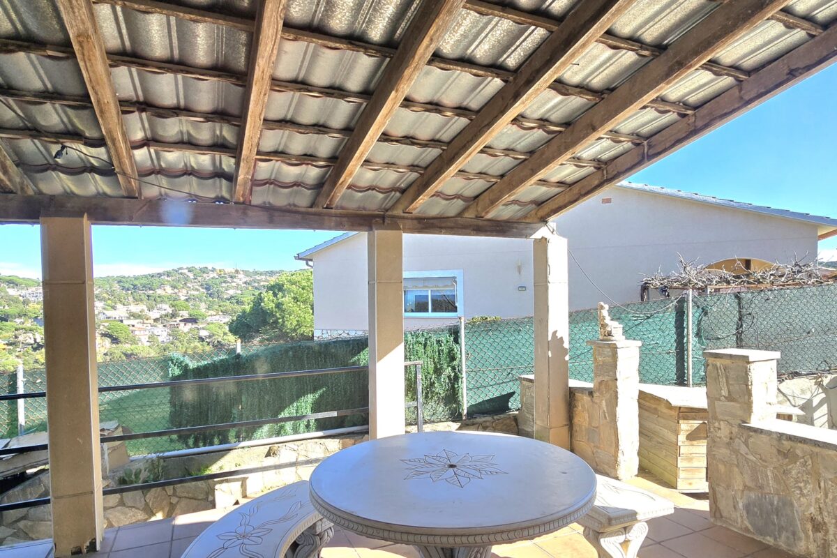 House with Private Pool in a Quiet Area of Lloret de Mar