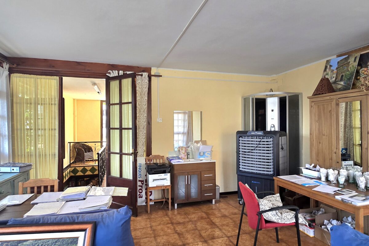 Profitable Restaurant for Sale Lloret de Mar | Freehold + Business