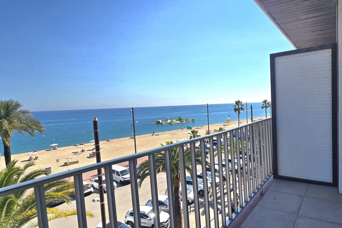 Frontline Sea View Apartment with Promenade Views | Lloret de Mar, Costa Brava