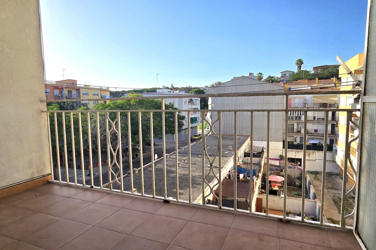 Apartment for Sale in Blanes – €145,000